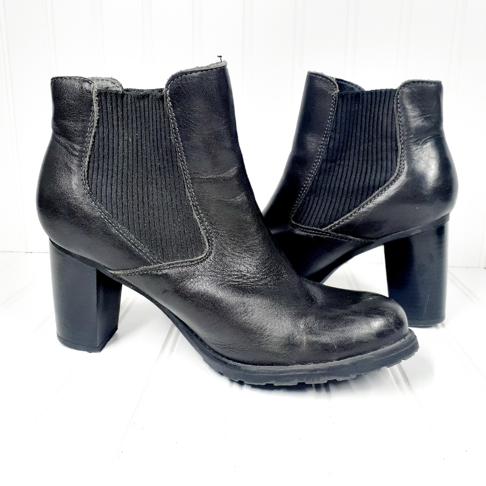 Megis Black Heeled Ankle Boots - Picture 6 of 10